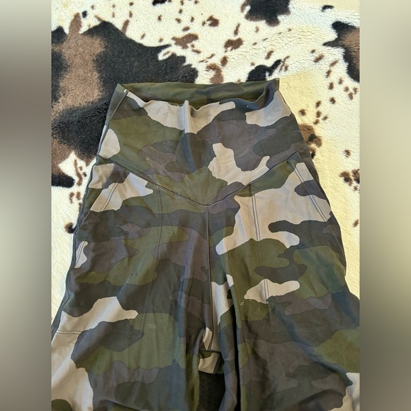 Camo Aerie Joggers - Picture 1 of 2